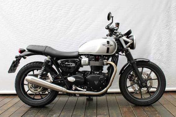 TRIUMPH STREET TWIN TRIUMPH STREET TWIN